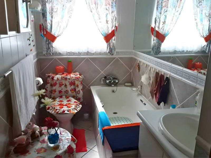 3 Bedroom Property for Sale in Heiderand Western Cape